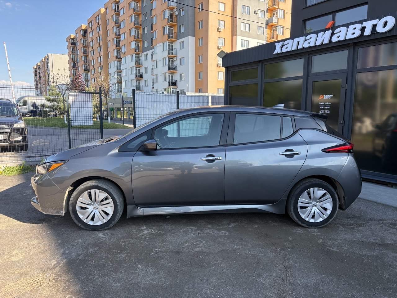 Nissan-12
